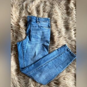 Like new Tahari Kelly mid ride skinny jeans